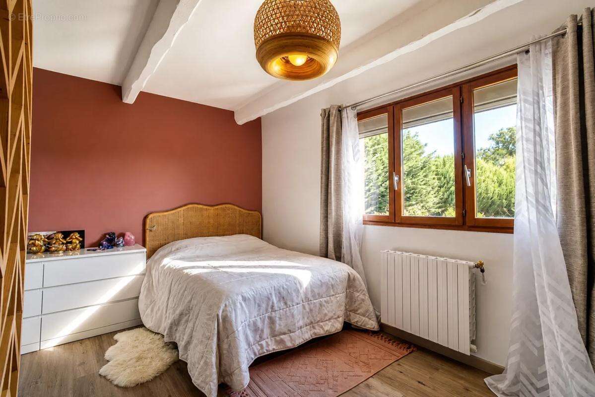 Maison familiale de 170 m² avec piscine à Primarette - photo 12