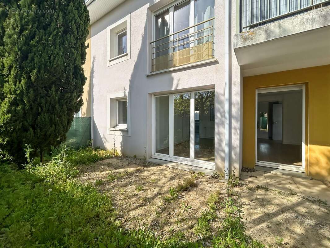 Appartement à FROUZINS