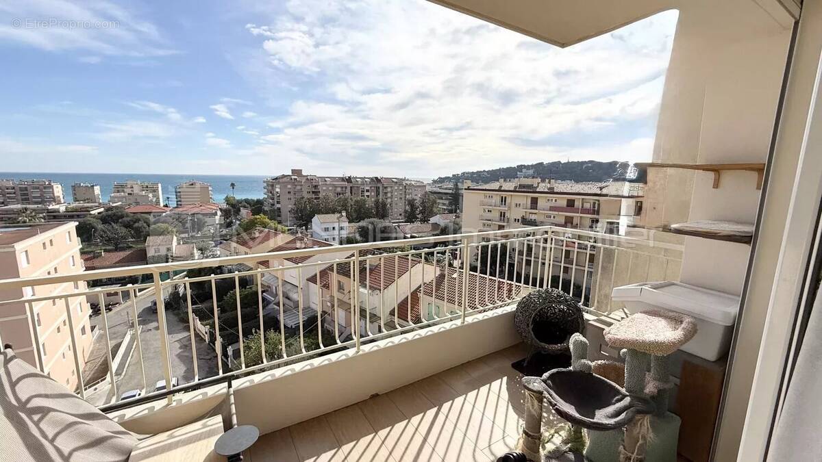 Appartement à ROQUEBRUNE-CAP-MARTIN
