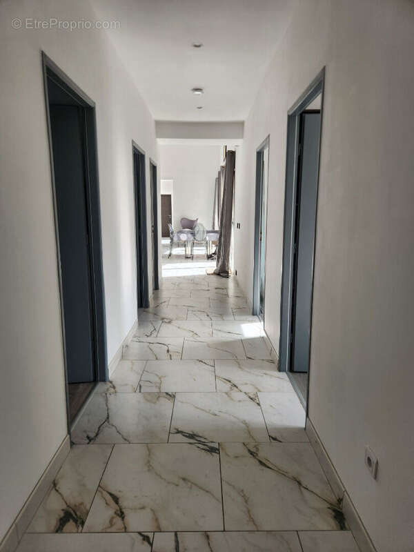 Maison moderne grands volumes - photo 13