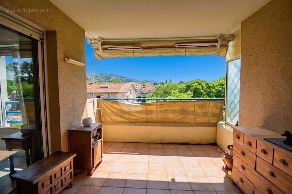Appartement à MOUANS-SARTOUX