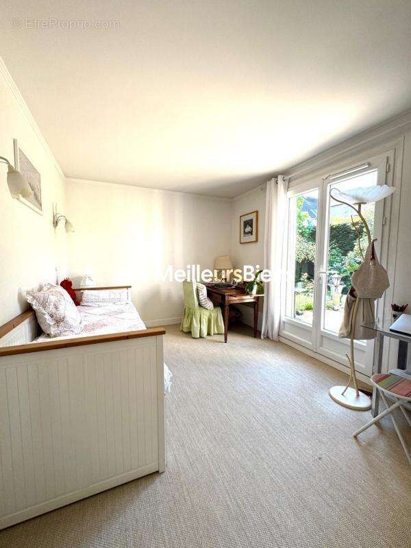 Appartement à LIVRY-GARGAN