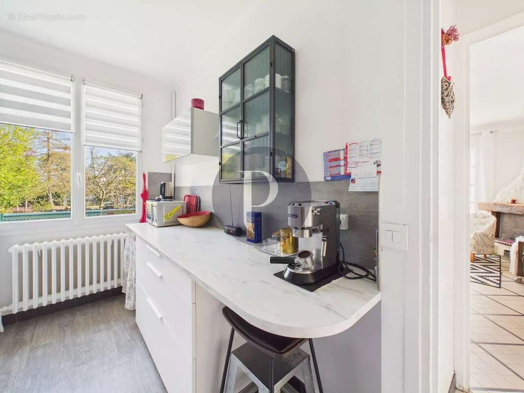 Maison à VERRIERES-LE-BUISSON