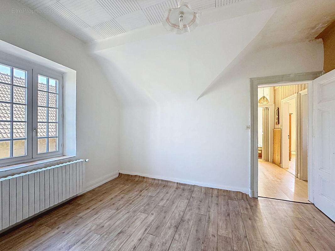 Maison à AUMETZ