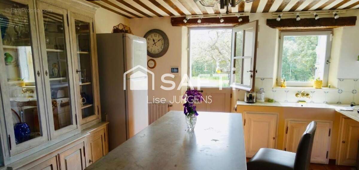 Maison 270 m² à Venasque  - photo 6