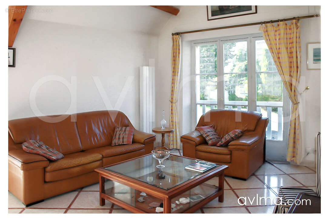 Maison à CRESPIERES