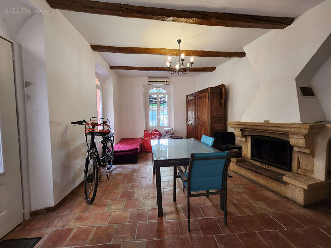 Maison à SAINT-SATURNIN-LES-AVIGNON