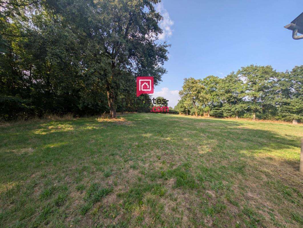 Terrain à MARTIGNE-SUR-MAYENNE