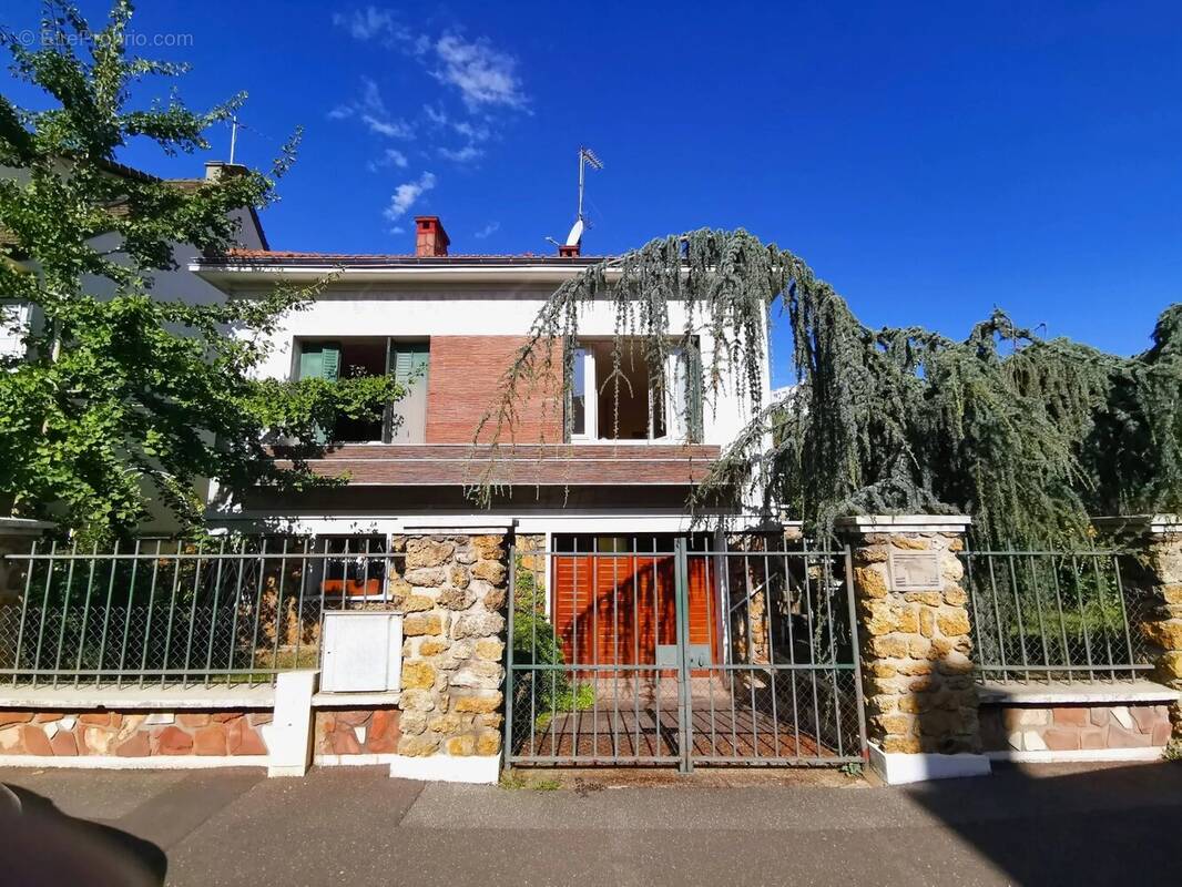 Maison à L'HAY-LES-ROSES