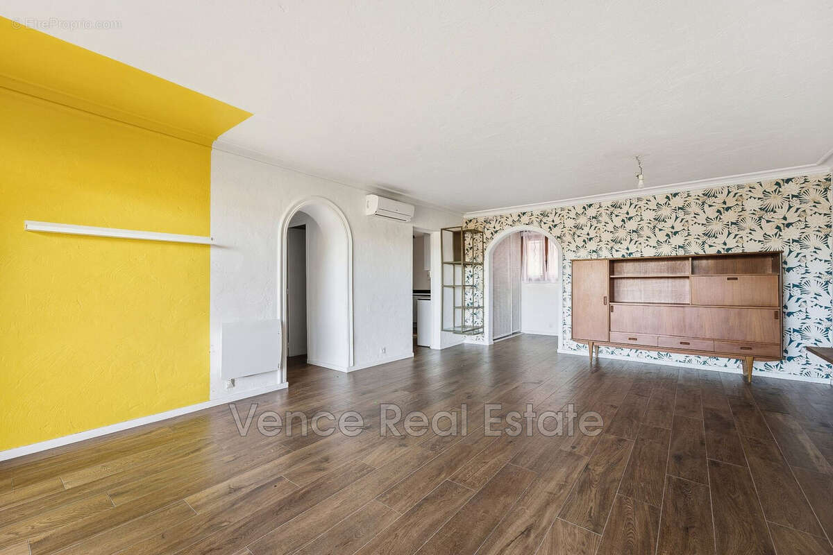 Appartement à VILLENEUVE-LOUBET