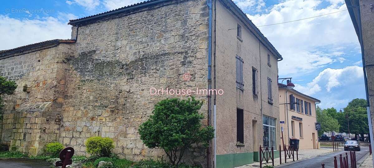 Appartement à LA COURONNE