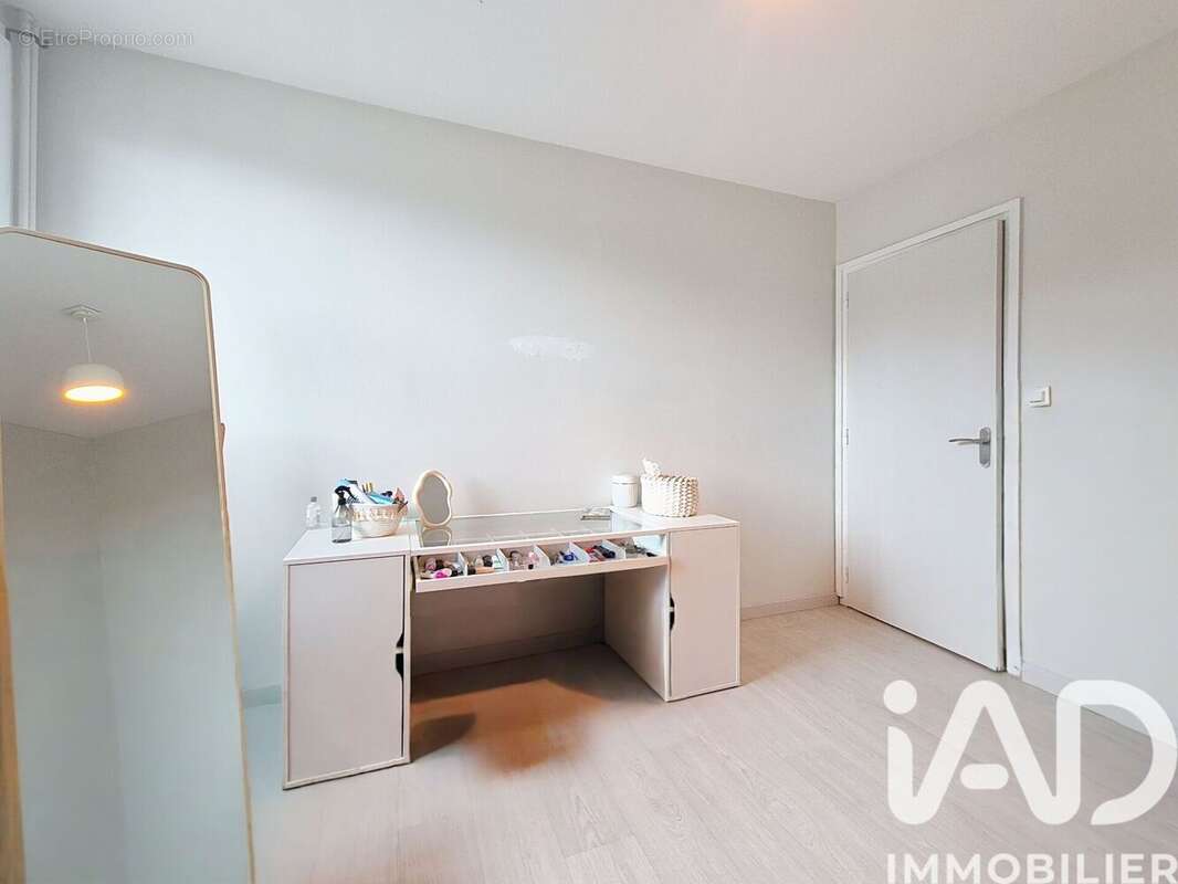 Photo 9 - Appartement à BRIVES-CHARENSAC