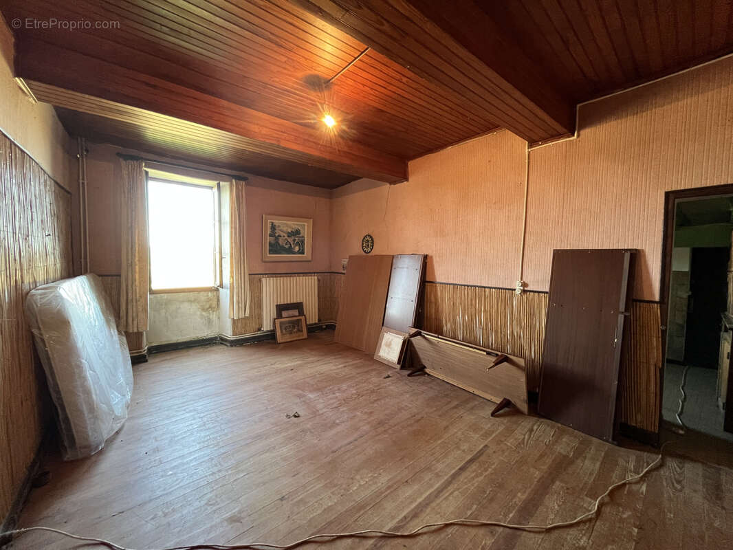 Maison à CASTERA-VERDUZAN