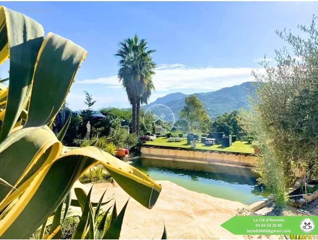 Maison à LES ADRETS-DE-L&#039;ESTEREL