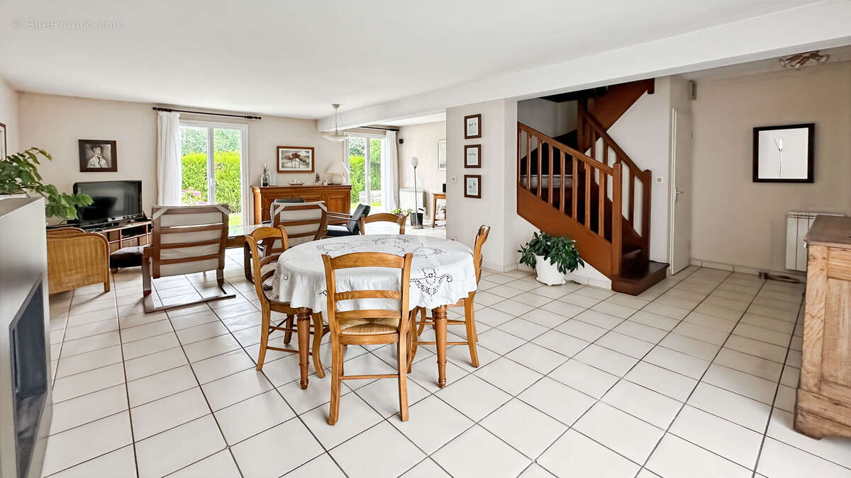 Maison à COURDIMANCHE