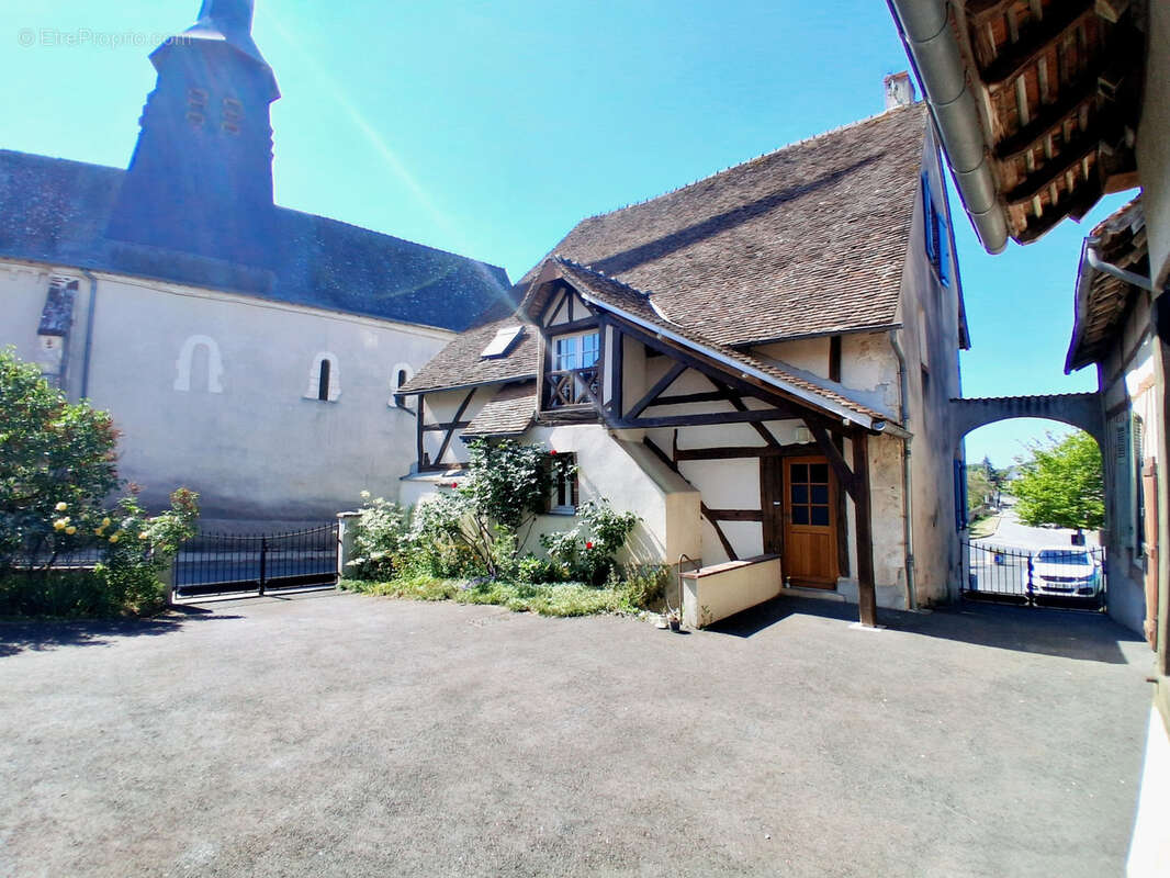 Maisons de bourg avec cachet et dépendances - photo 2