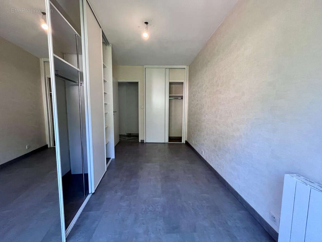 Grand T3/4 en duplex en dernier étage - photo 17