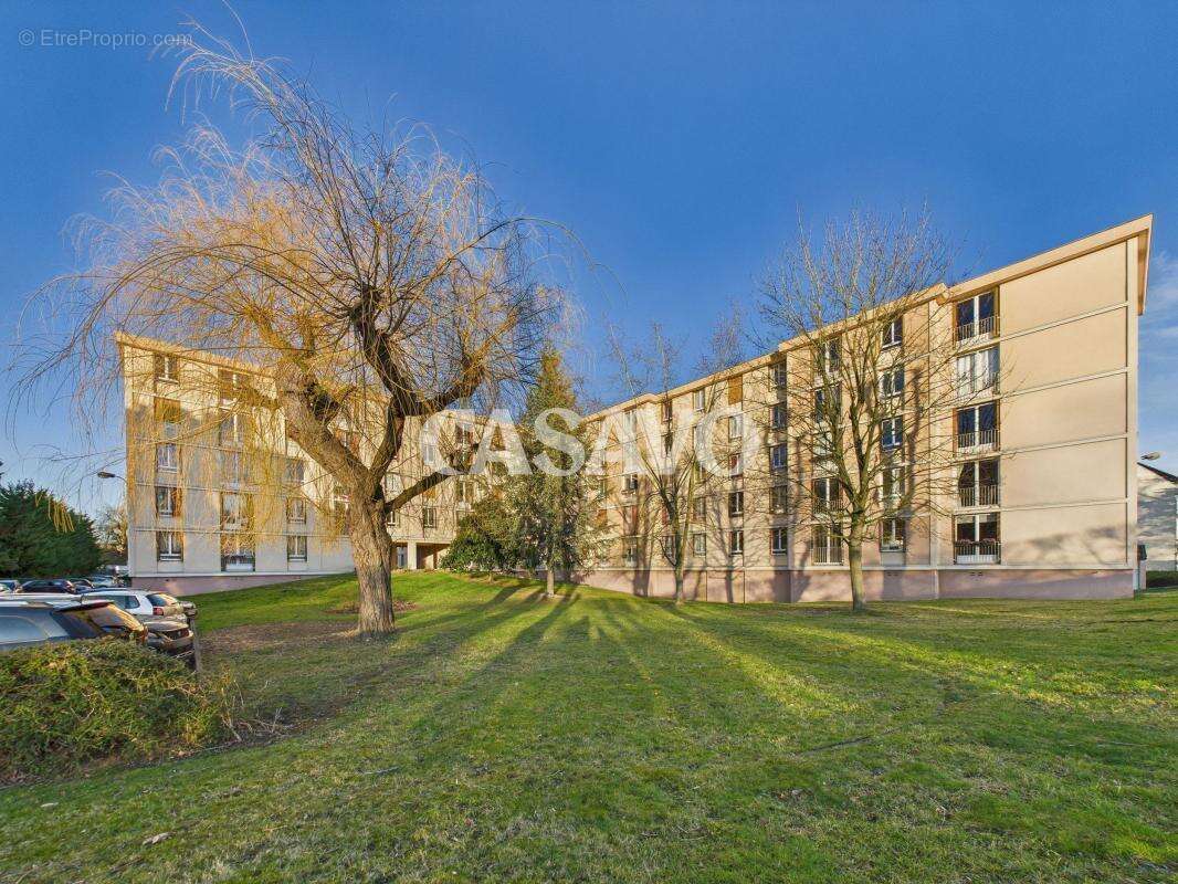 Vente Appartement 3 pièces de 63m² - 94500 Champigny-sur-Marne - photo 2
