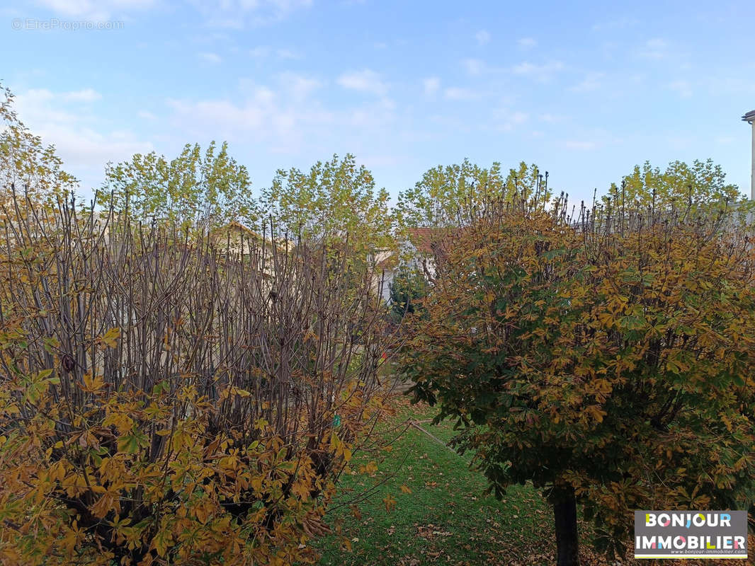 Appartement à FONTAINE