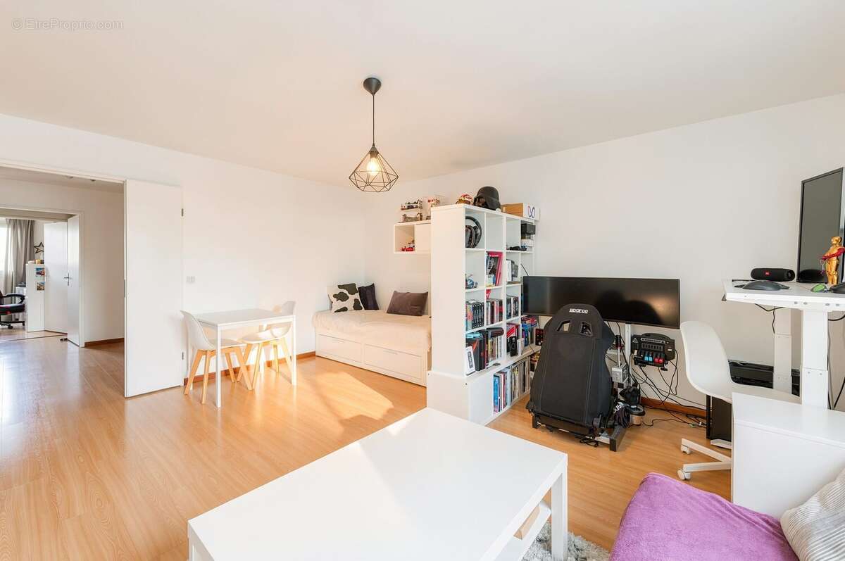 Appartement à MONTIGNY-LE-BRETONNEUX