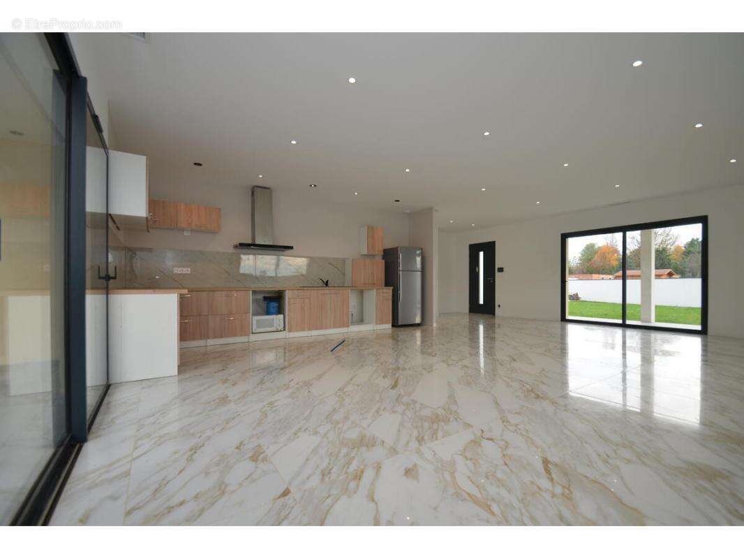 Maison à SAINT-SEURIN-SUR-L&#039;ISLE