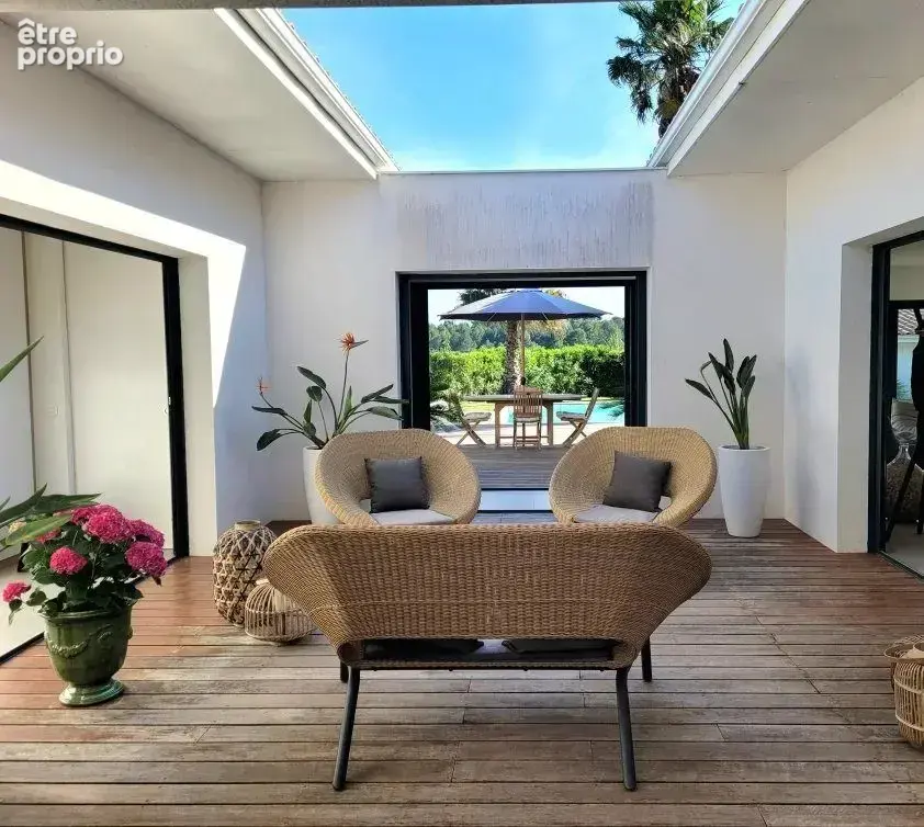 Maison 164 m² à Saint-Jean-De-Vedas  - photo 7