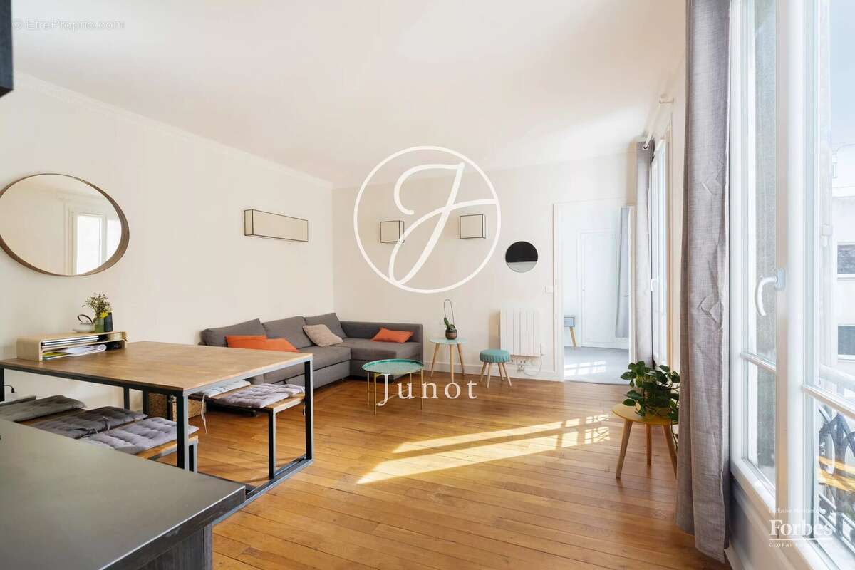 Appartement à PARIS-18E