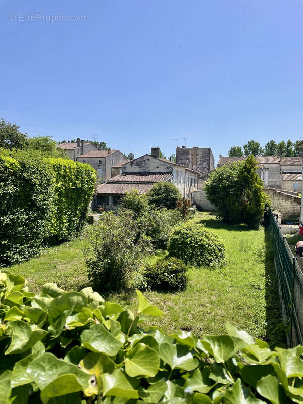 Maison à SAINT-SAVINIEN