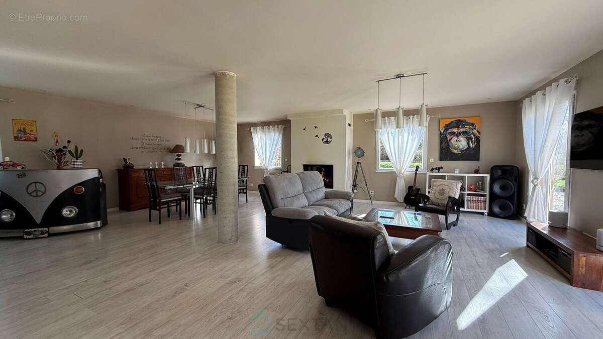 Maison à BOURG-ACHARD