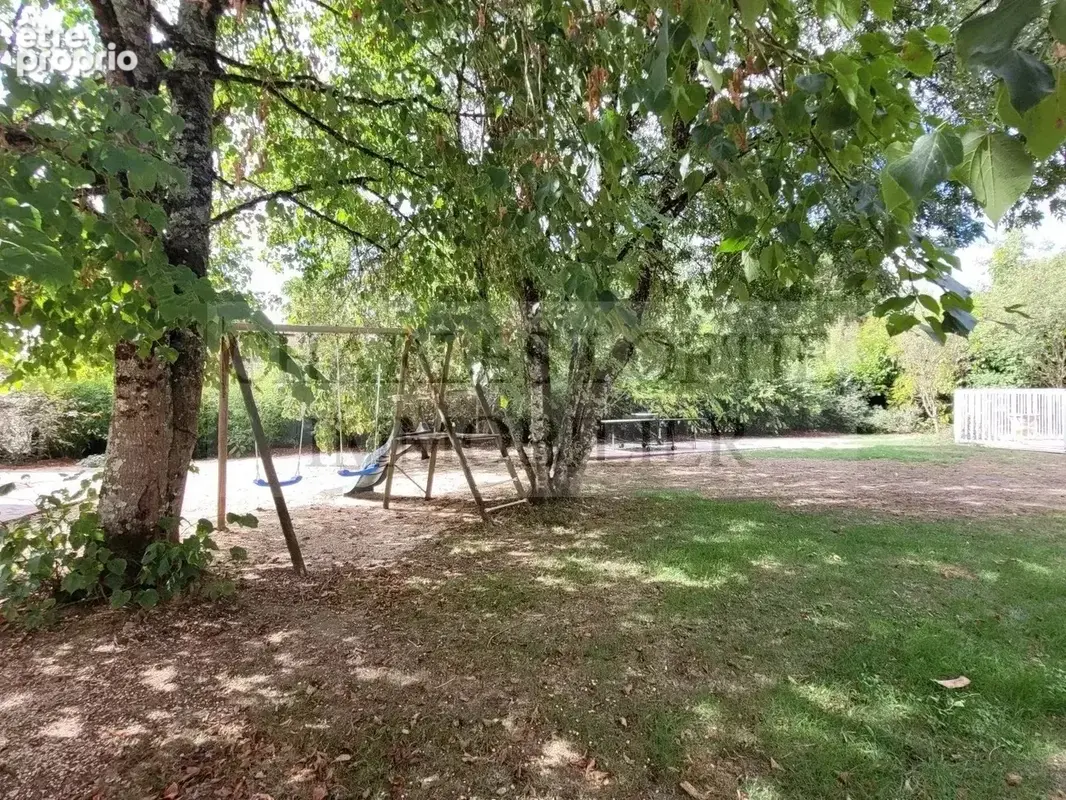 Belle maison familiale avec piscine sur terrain de 1700 m² - photo 25
