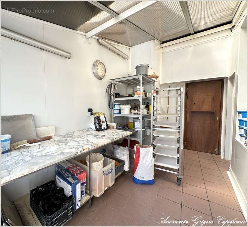 Commerce à COURVILLE-SUR-EURE