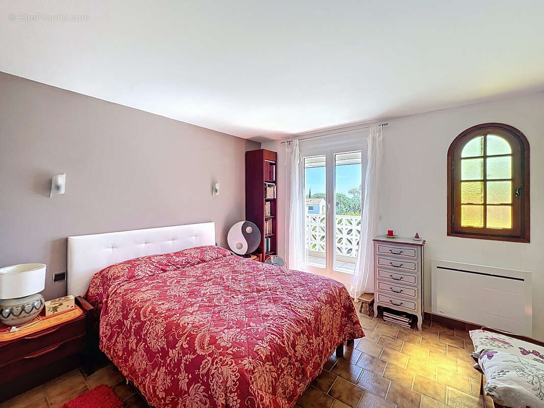 Maison à VILLELONGUE-DELS-MONTS