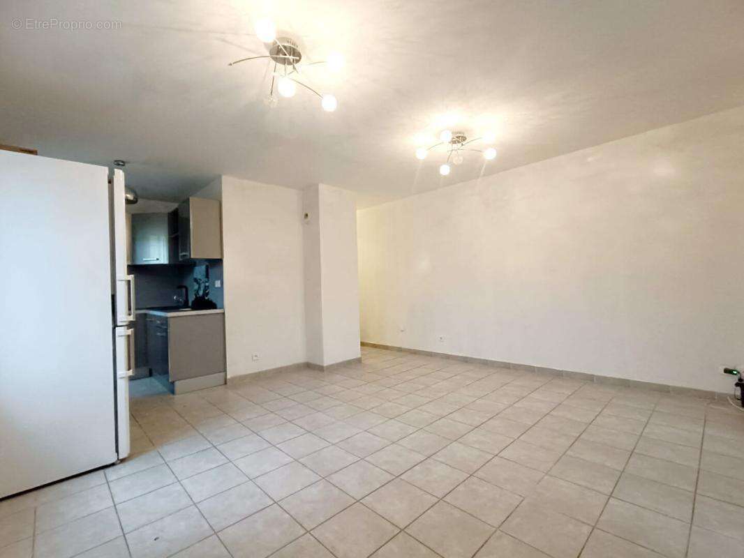 Appartement à SAINT-CHAMAS