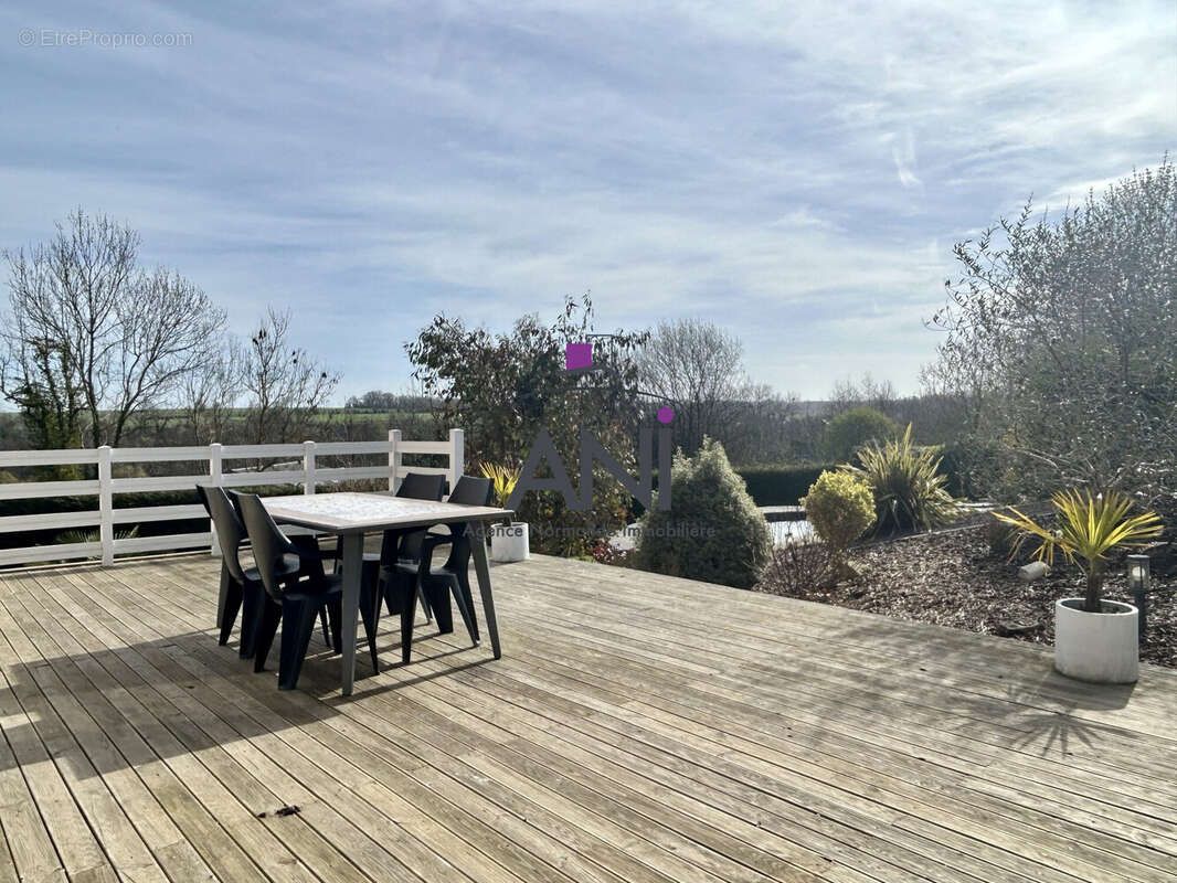 Maison à AVREMESNIL