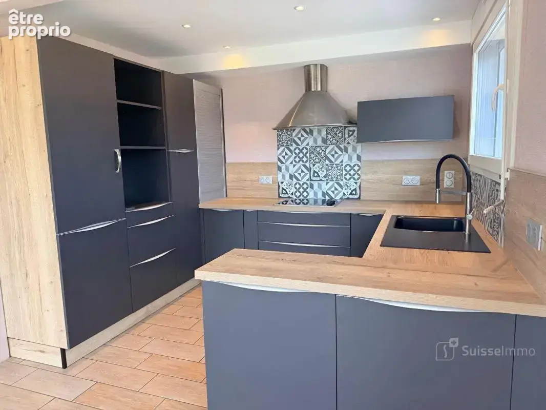 Maison 5 pièce(s) 145.23 m2 sur Terrain de 10 596 m2 - photo 3