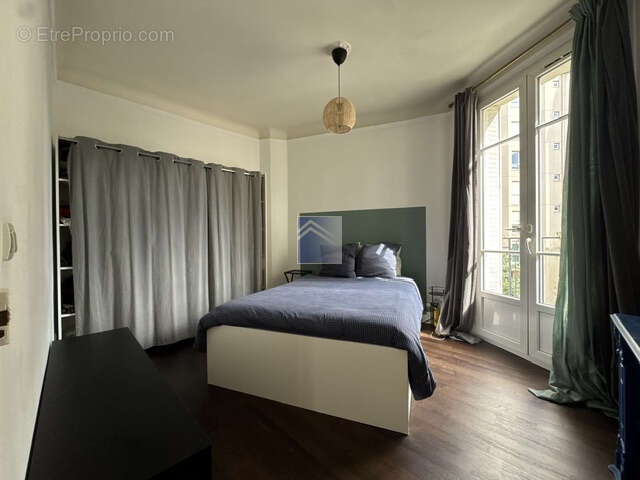 Appartement à COURBEVOIE