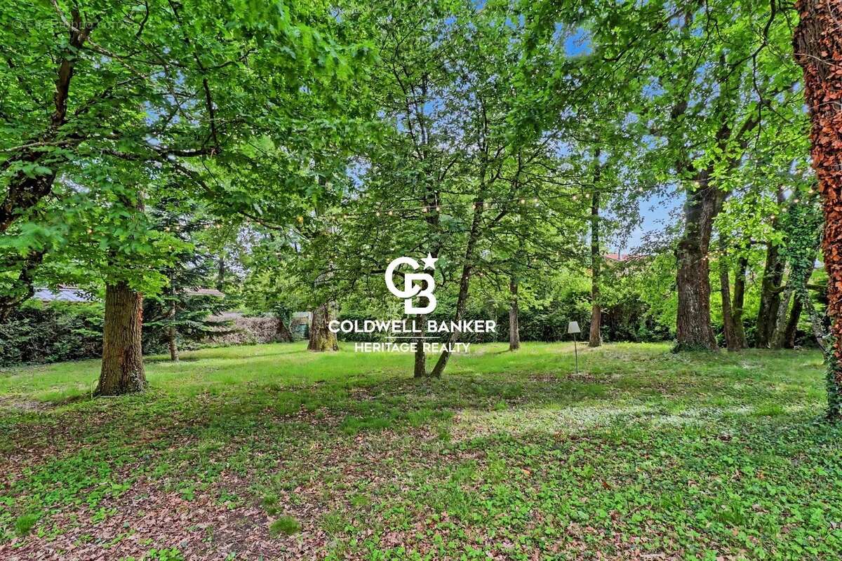 Marcy-l’Étoile – Maison familiale entièrement rénovée de 230 m² sur parc arboré de 2 250 m² - photo 10