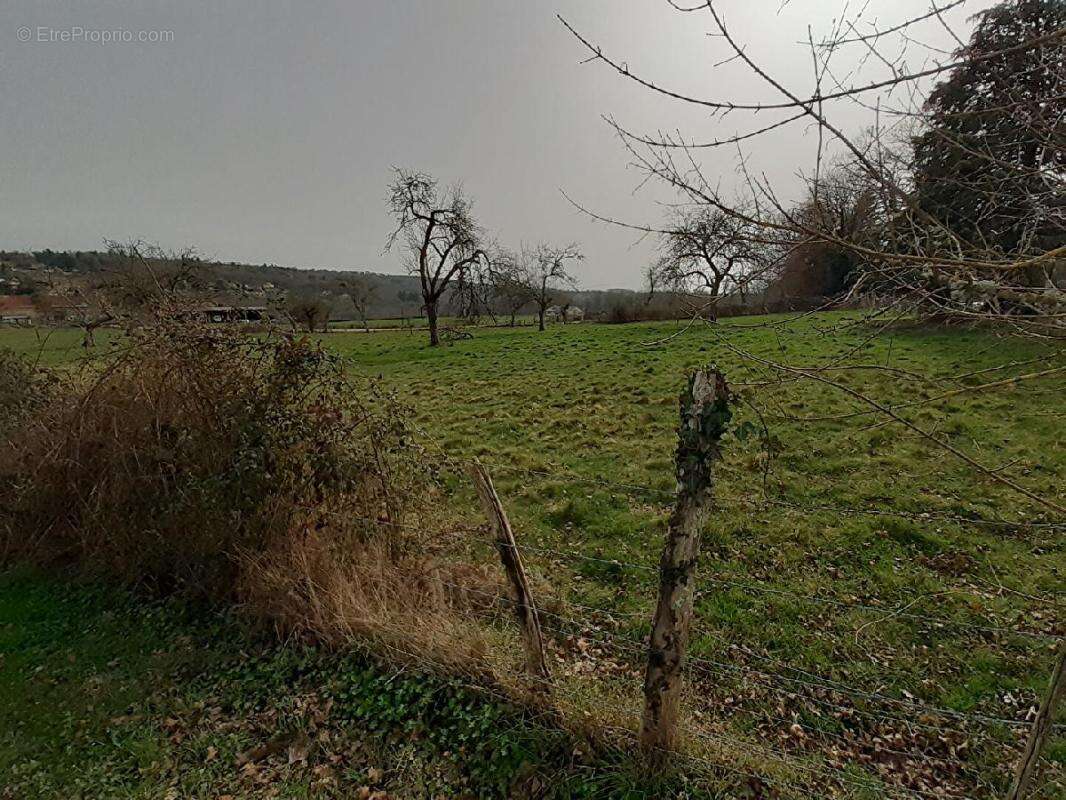 Terrain à BOSMIE-L'AIGUILLE