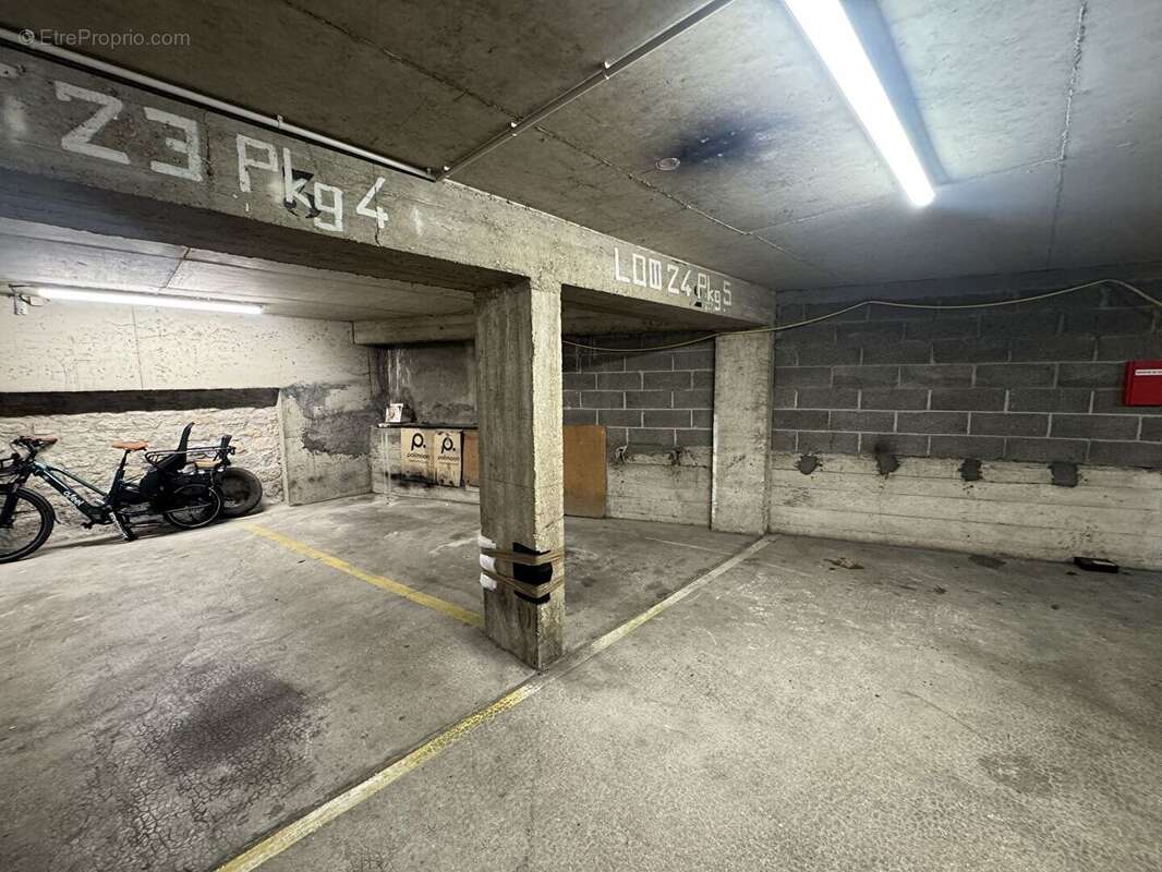 Parking en sous-sol - petite citadine ou deux roues - photo 2