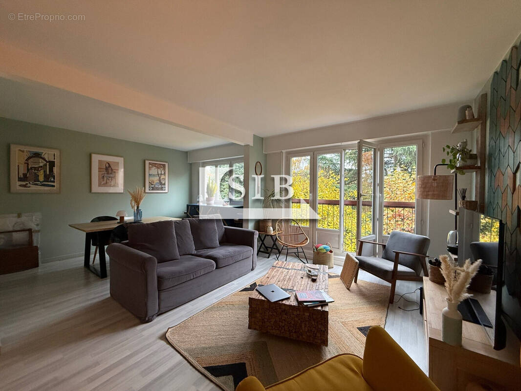 Appartement à CHILLY-MAZARIN