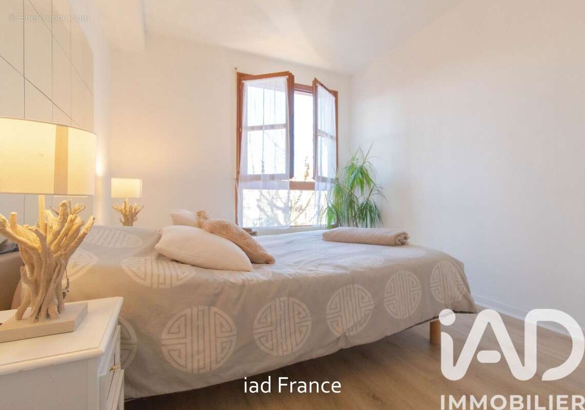 Photo 8 - Appartement à NEAUPHLE-LE-CHATEAU