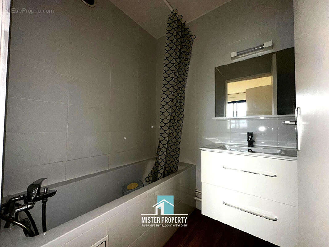 Appartement à PARIS-19E