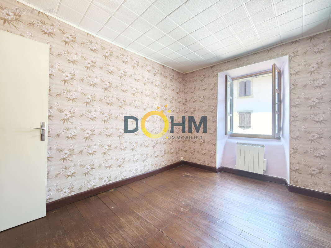 Vialas, ensemble immobilier 2-3 appartements + 2 garages - photo 9