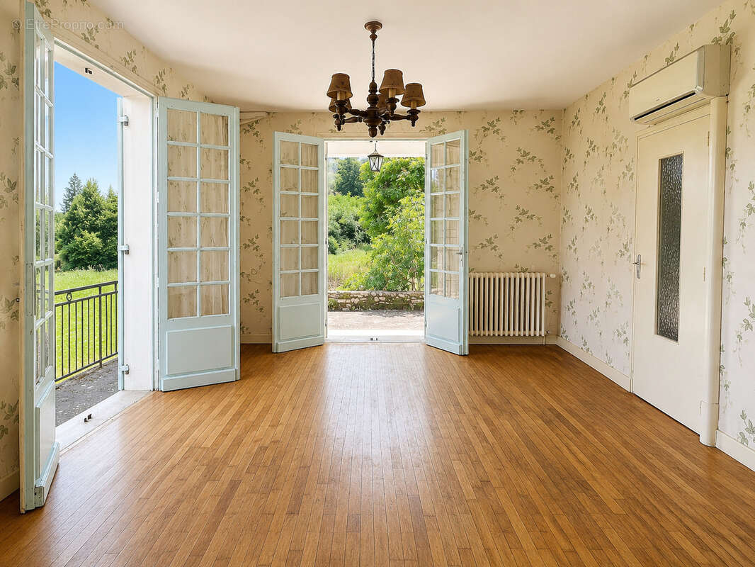 Maison à LE BUISSON-DE-CADOUIN