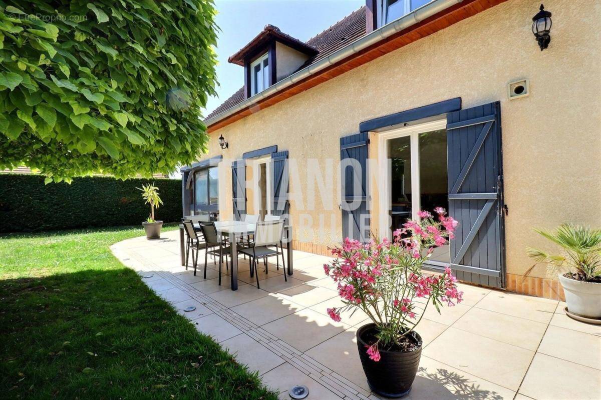 Maison à MORAINVILLIERS