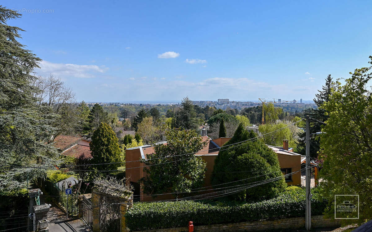 Maison à SAINT-CYR-AU-MONT-D'OR