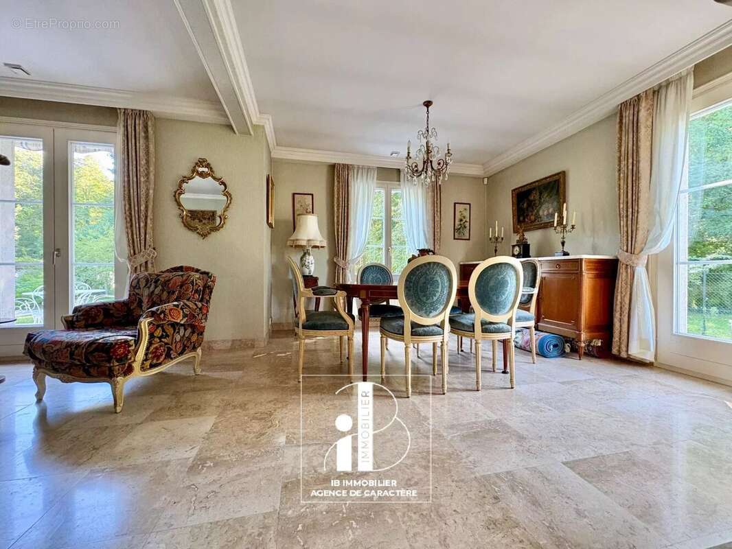 Maison à BOURRON-MARLOTTE