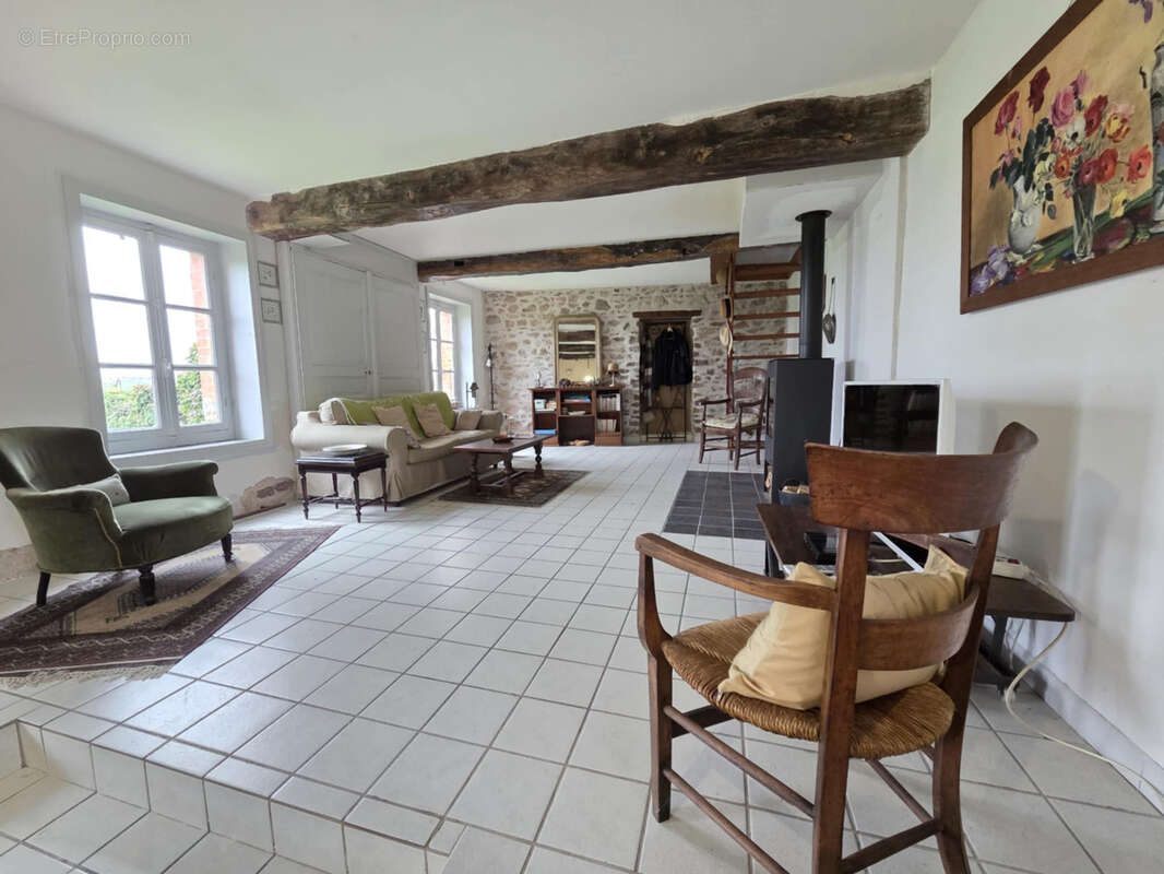 Maison à SAIL-LES-BAINS