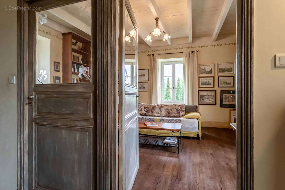 Country property with gites, 2 pools, atelier - photo 3