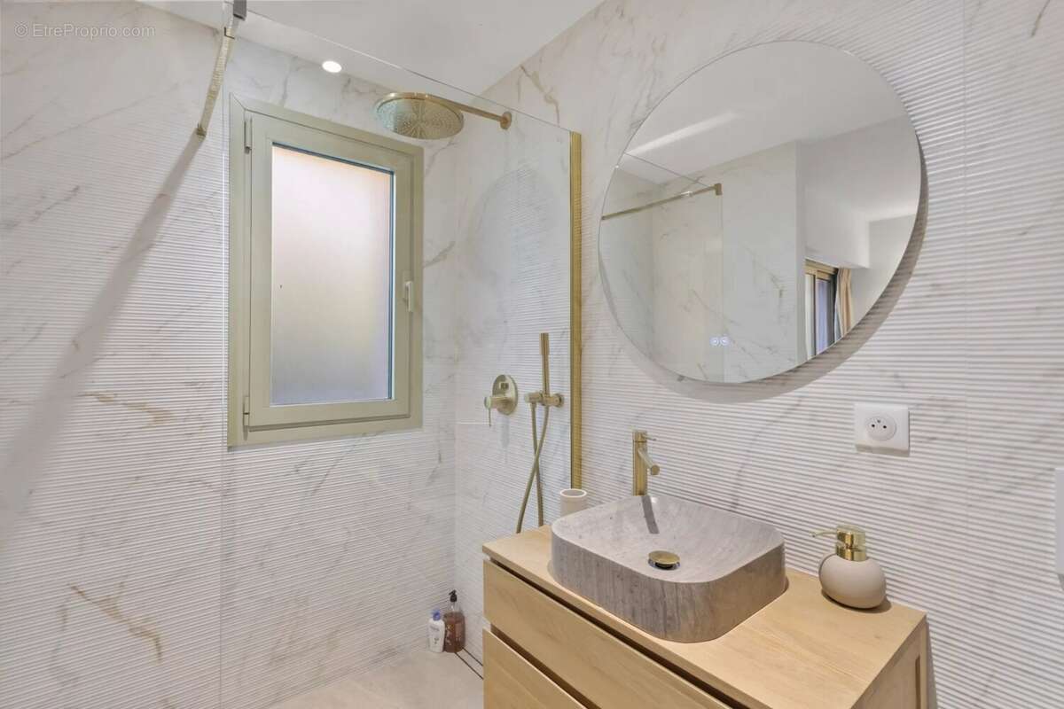 Appartement à LE CANNET